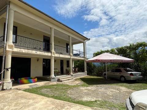 Property building, Day, Neighbourhood, Street view, Parking