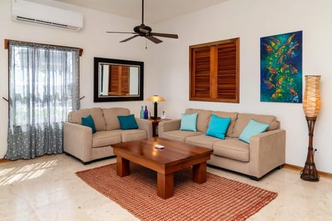 Residences at Barrier Reef 10-3A Oceanfront 2 BR by Stay Floreo House in Corozal District