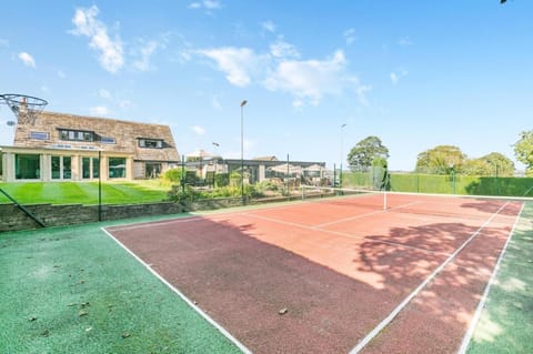 Tennis court, Tennis court