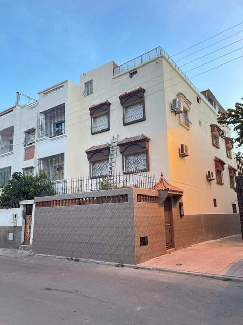 Maison moderne de 370m2 sur 3 étages House in Agadir