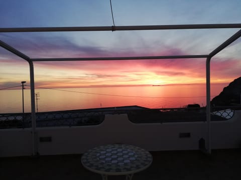 Tramonto sul mare Apartment in Forio