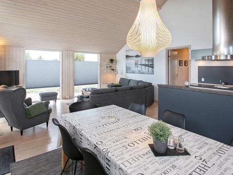 6 person holiday home in V ggerl se Casa in Væggerløse