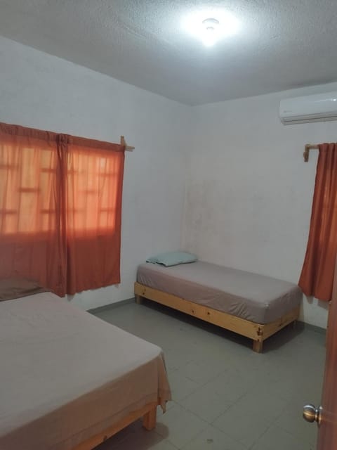 Bed, Photo of the whole room, Bedroom, air conditioner