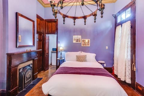 Royal Barracks Guest House Bed and Breakfast in Faubourg Marigny