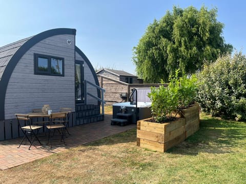 Windmill Glamping Pod with Hot tub - The Hideaway House in South Cambridgeshire District