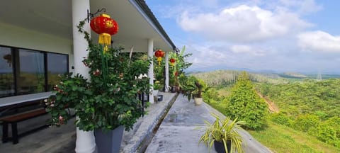 Balcony/Terrace, Mountain view