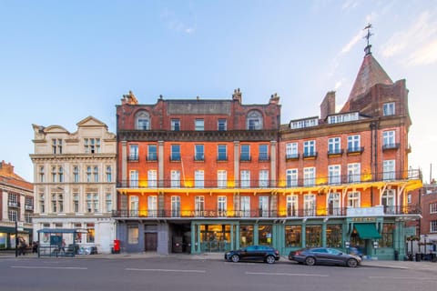 Property building, Street view, Location