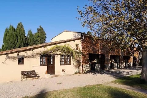 Gîte équestre en Provence aux pieds des Alpilles House in Graveson