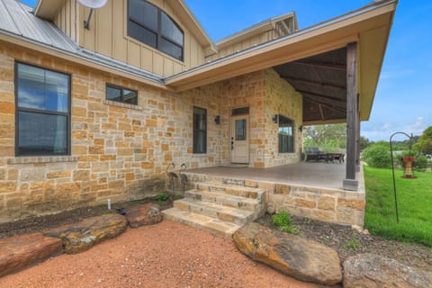 West End Lodge Resort Style Pool! Casa in Fredericksburg