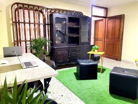 Tu hogar en medellin para 20 Personas House in Medellin