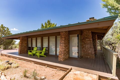 Property building, Facade/entrance, Day, Garden, Seating area