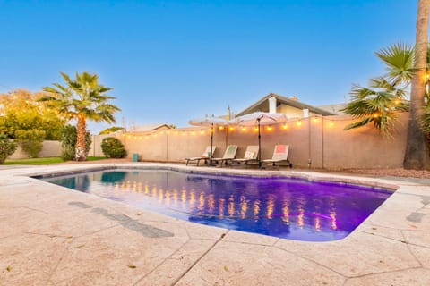 Pool view, Swimming pool, sunbed