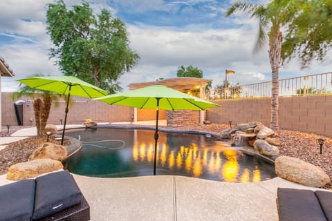 Pool view, Swimming pool, sunbed