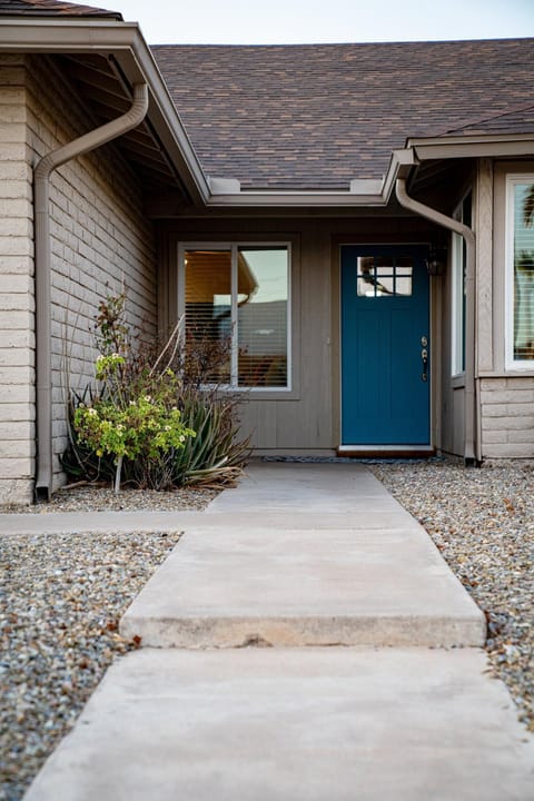 Property building, Facade/entrance