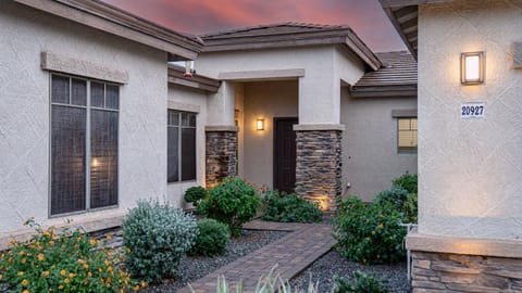 Property building, Facade/entrance, Day, Garden