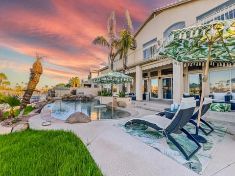 Patio, Pool view, Swimming pool, sunbed