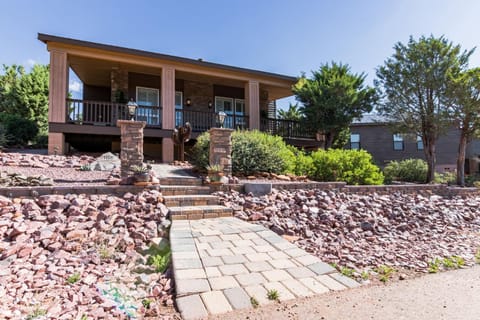 Property building, Spring, Day, Garden, Garden view