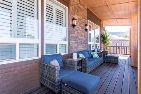 Patio, Day, View (from property/room), Balcony/Terrace, Seating area