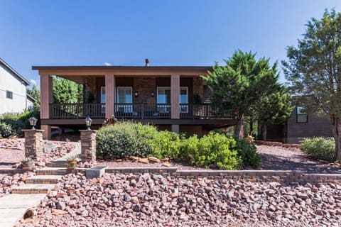 Property building, Spring, Day, Garden, Garden view