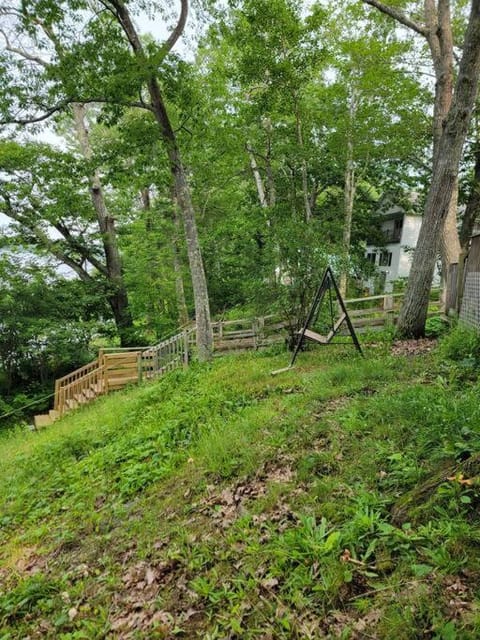 Picturesque lake-front cottage close to amenities House in Penobscot