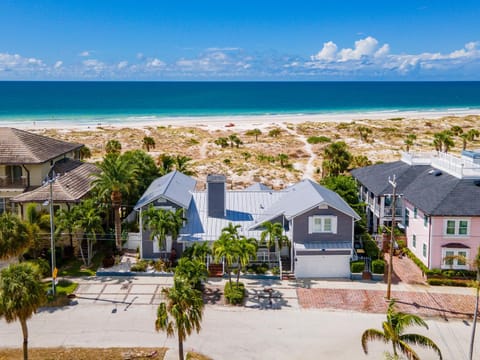 Sunset Breeze - Beachfront Pool Home - Monthly Rental House in Clearwater Beach