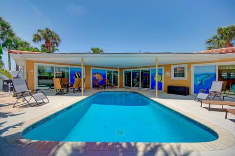 Narcissus Beach House - Weekly Beach Rental House in Clearwater Beach