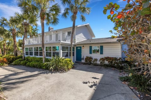 Casa Del Mar - Beach Pool Home Experience! House in Clearwater Beach