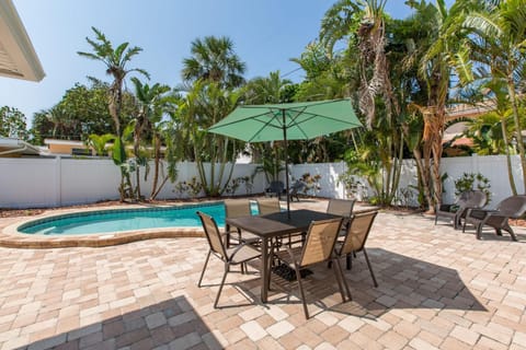 Summer Breeze - Weekly Beach Rental House in Clearwater Beach