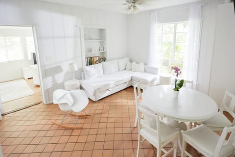 Living room, Photo of the whole room, Dining area