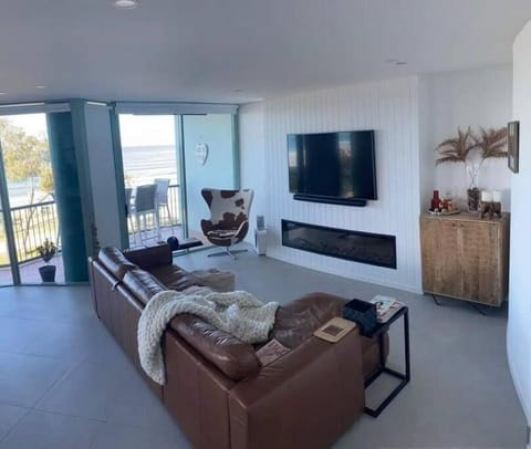 Beachfront Luxury Unit - Sleeps 4 Apartment in Surfers Paradise