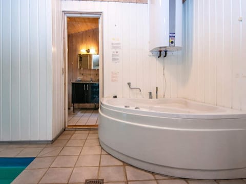 8 person holiday home in Oksb l Haus in Oksbøl