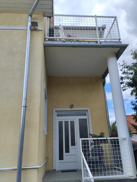 Property building, Balcony/Terrace