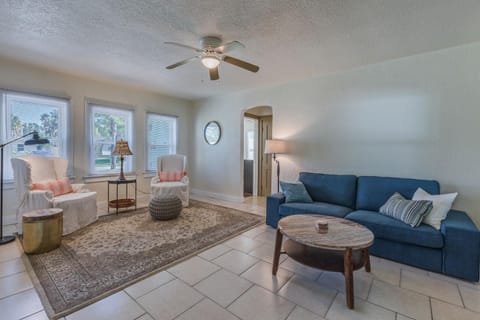 Beach Bungalow - Monthly Beach Rental House in Clearwater Beach