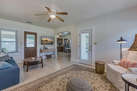 Beach Bungalow - Monthly Beach Rental House in Clearwater Beach