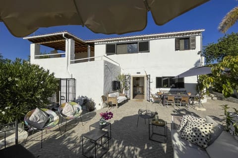 Patio, Dining area