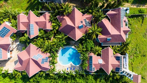 Property building, Bird's eye view, Swimming pool