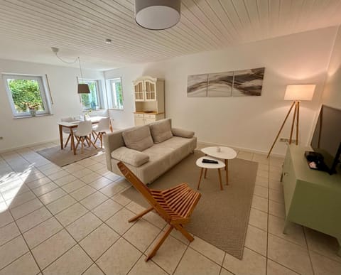 TV and multimedia, Living room, Dining area