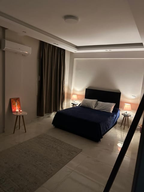 غرفة مستر بحمام فى التجمع الخامس رجال فقط Vacation rental in New Cairo City