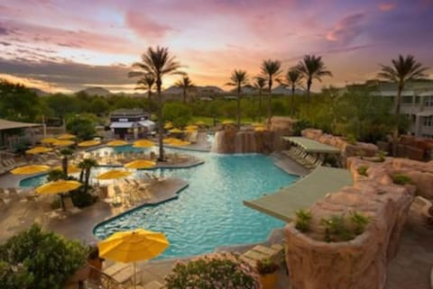 Pool view, Swimming pool, sunbed