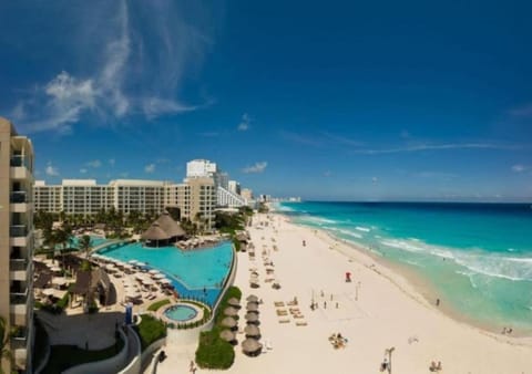 Beach, Swimming pool, sunbed