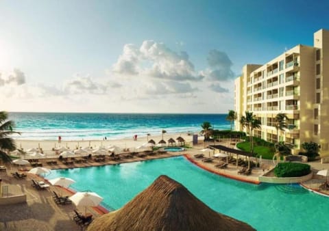 Beach, Sea view, Swimming pool, sunbed