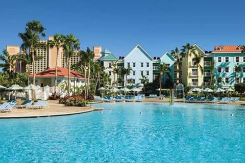 Beautiful resort 1BD condo with amazing resort amenities pool, kiddie pool, and more House in Nassau