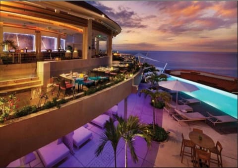 Balcony/Terrace, Evening entertainment, Sea view, Swimming pool