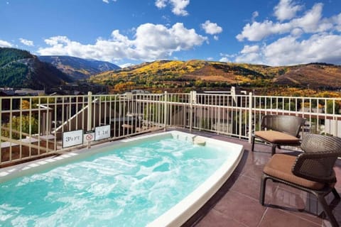 Hot Tub, Mountain view