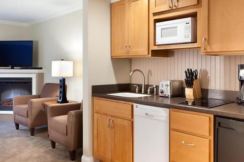 Visit the beautiful Northeast scenery in this Studio Apt with resort amenities House in Woodstock