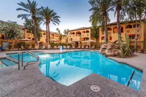 1BD condo with pools, activities center, etc. onsite in Scottsdale Casa in Scottsdale