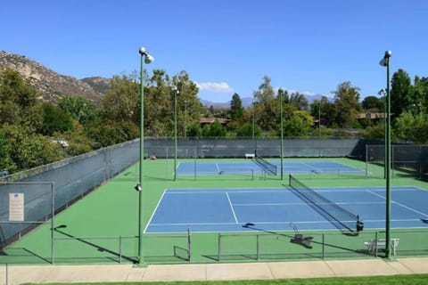 Diamond Riviera Oaks Resort and Racquet Club 1BD Haus in Ramona