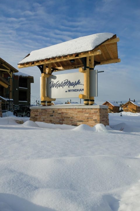 Resort 1BD condo 1 block from Yellowstone gates with resort amenities Haus in West Yellowstone