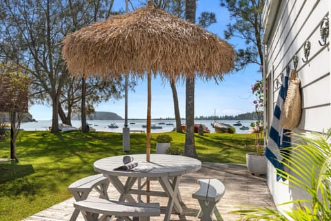 Mackerel Beach Cottage by TCC House in Pittwater Council