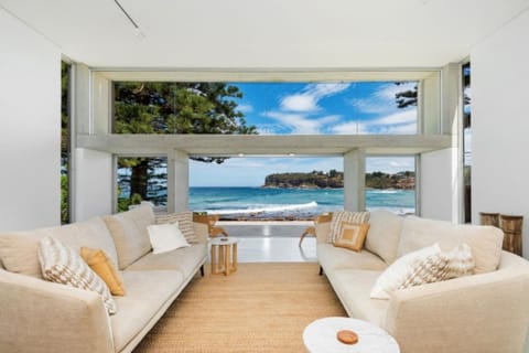 Surfbreak by TCC House in Pittwater Council